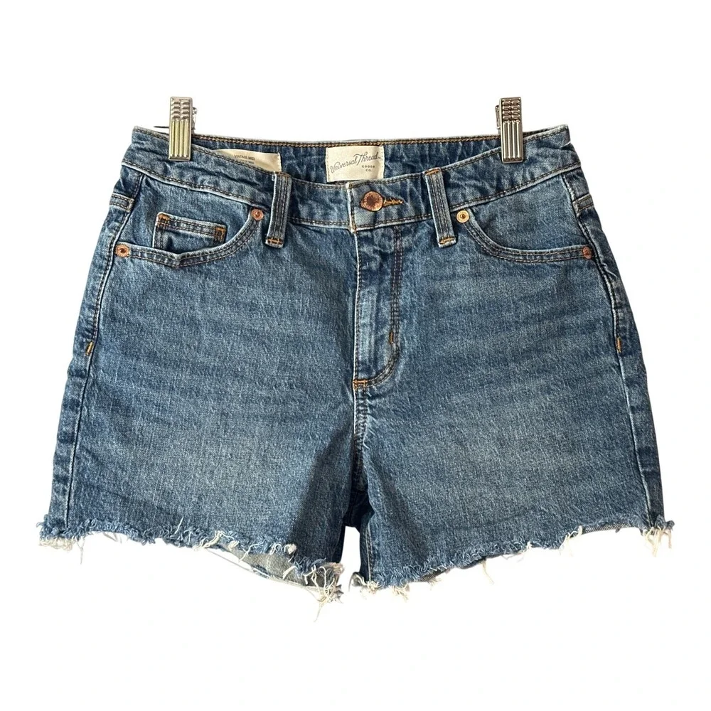 Universal Thread Womens Vintage Midi Frayed Hem Denim Shorts Size 0/25R Made In